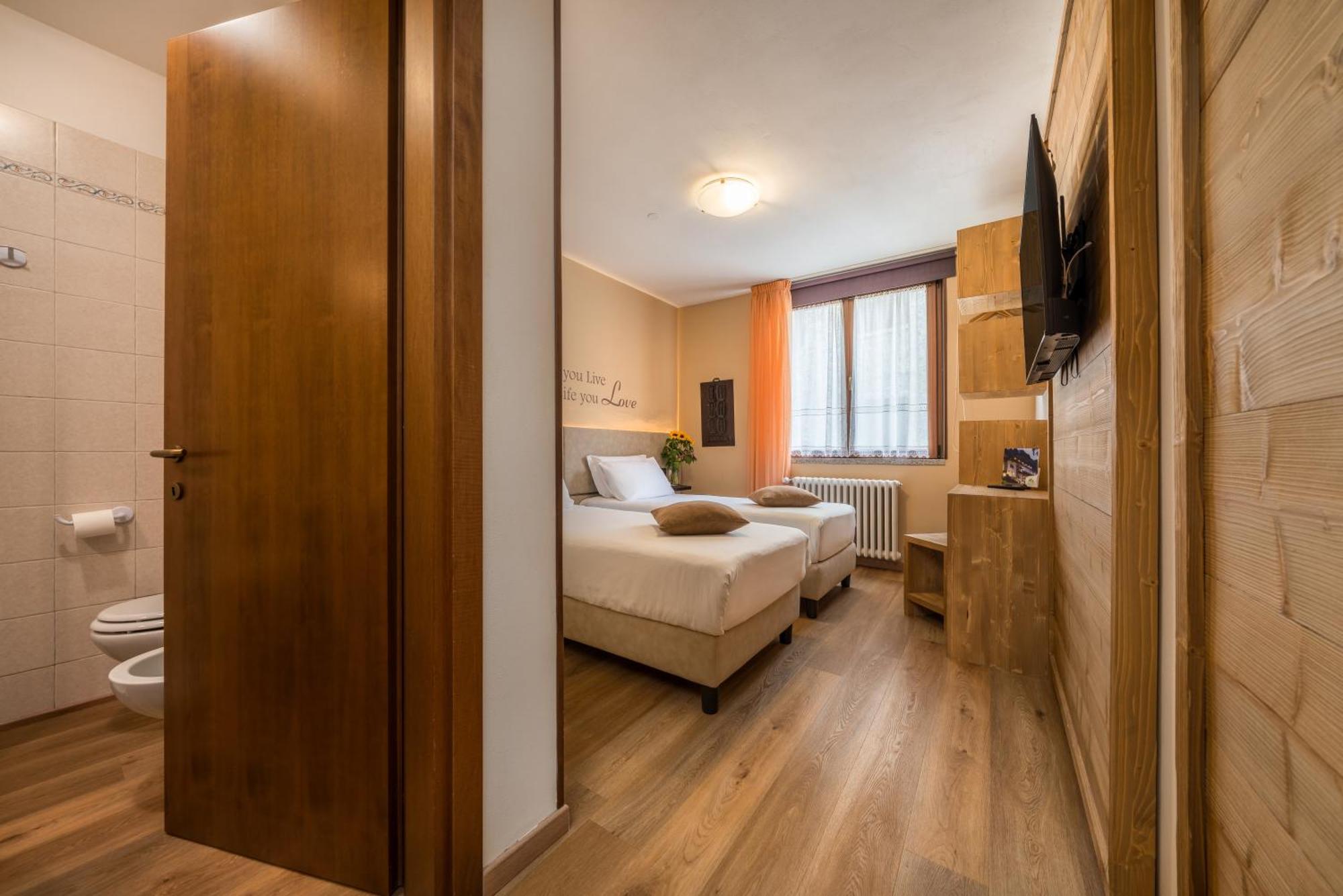 Hotel Oasi Verde Bienno Екстериор снимка