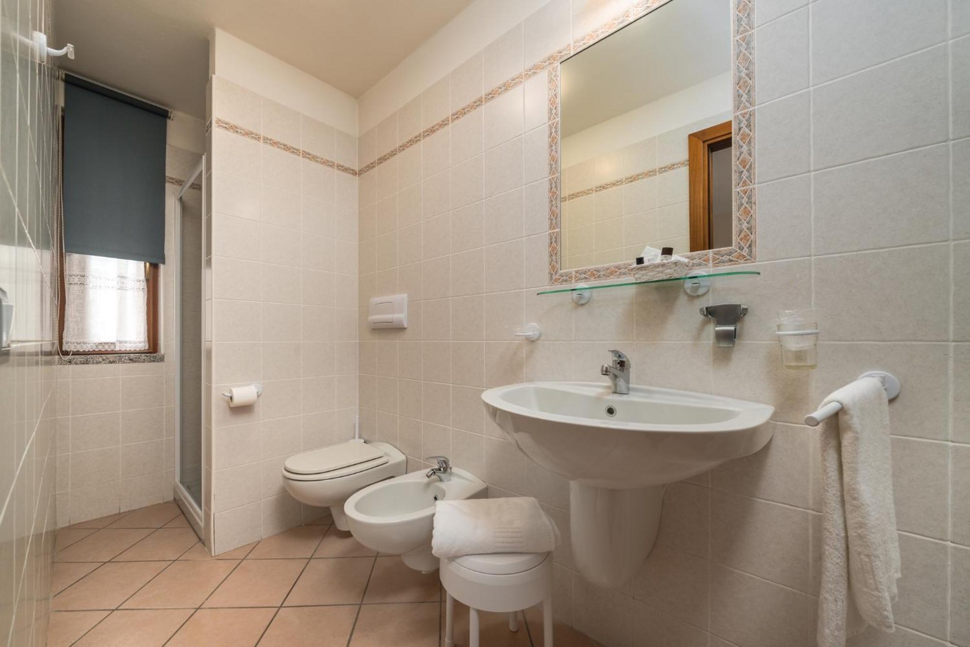 Hotel Oasi Verde Bienno Екстериор снимка