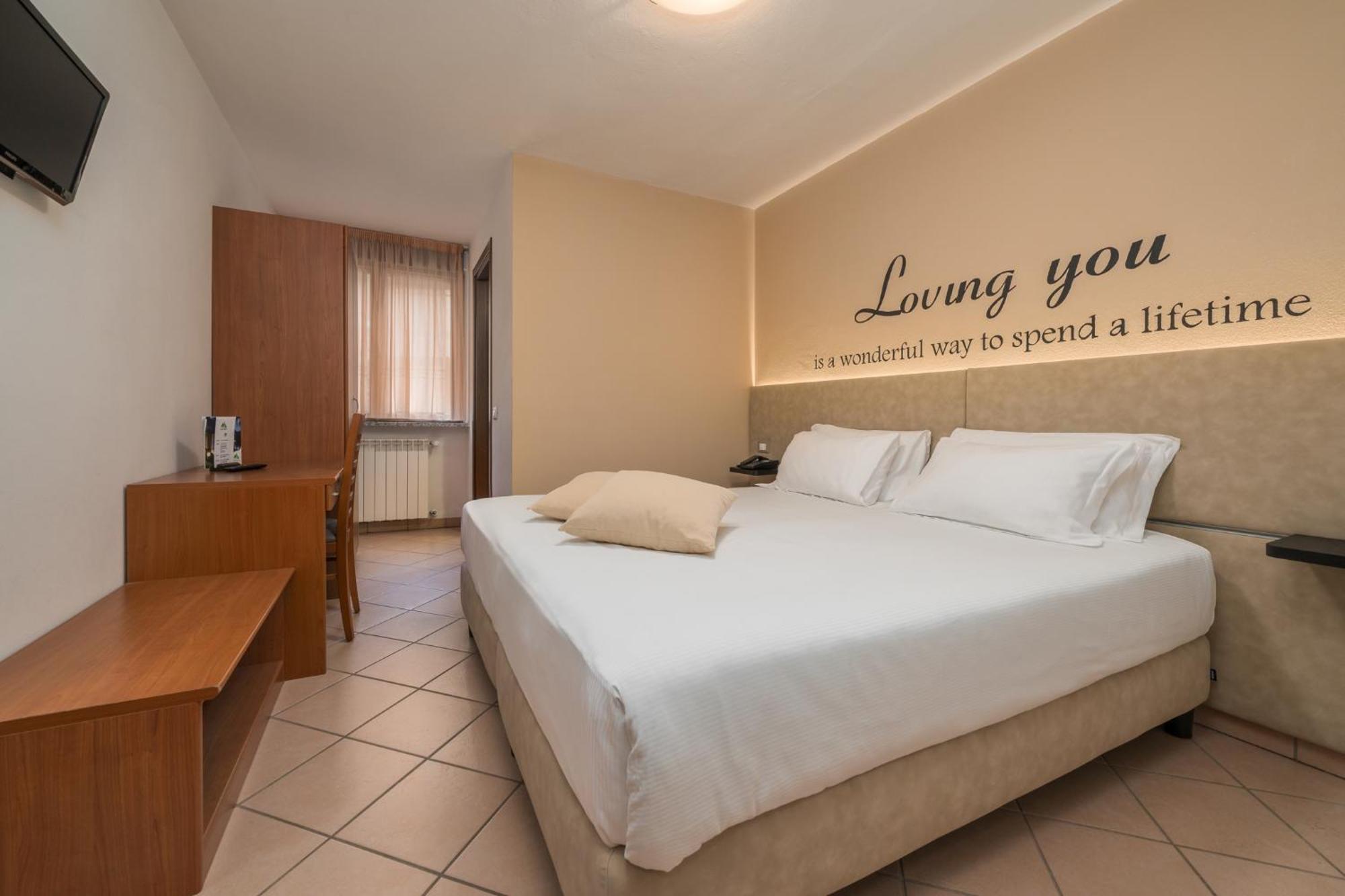 Hotel Oasi Verde Bienno Екстериор снимка