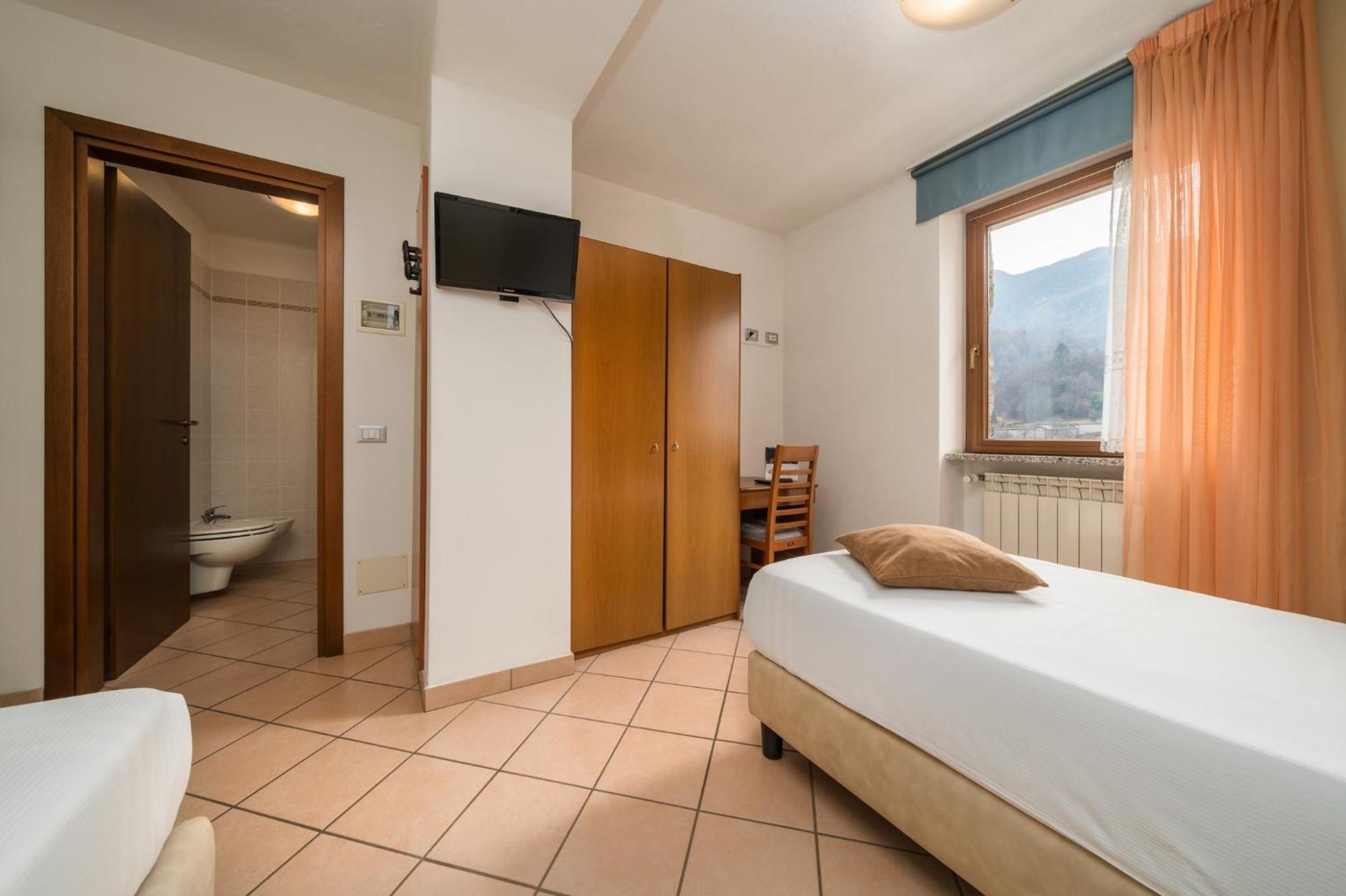 Hotel Oasi Verde Bienno Екстериор снимка