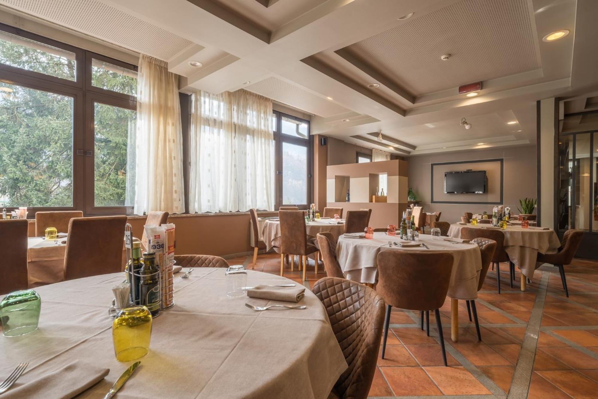 Hotel Oasi Verde Bienno Екстериор снимка